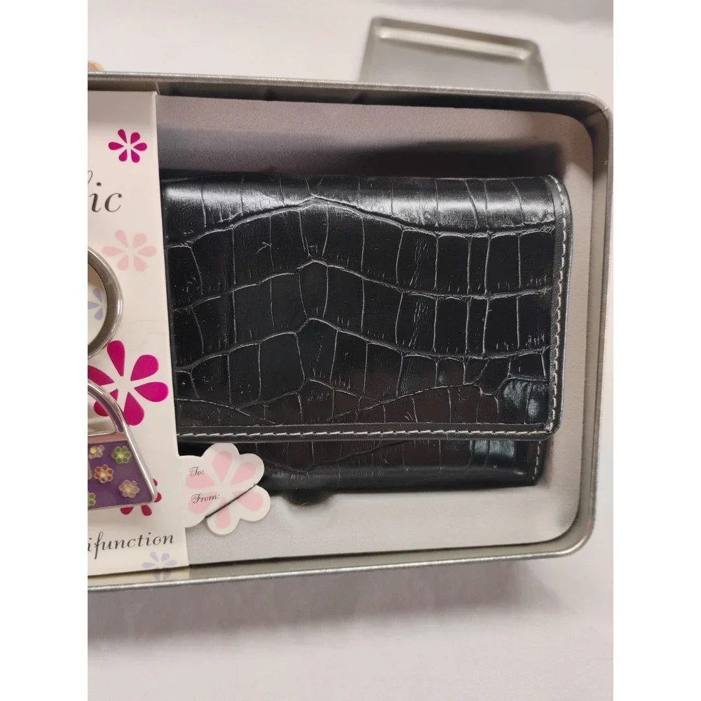 Relic Womens Wallet & Purse Keychain Gift‎ Set In Tin Brand New